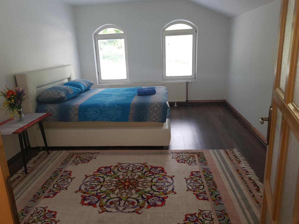 Vinac Guest House ヤイツェ エクステリア 写真